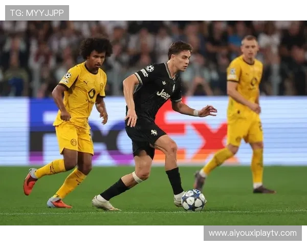 伊尔迪兹助攻戴维推空门，展现默契